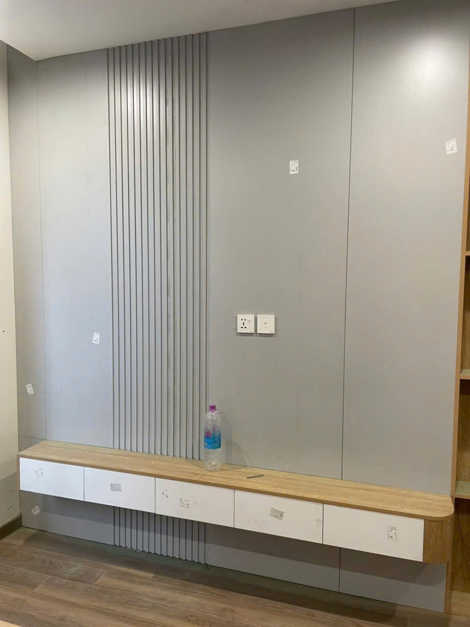 Kệ vách tivi KTV017