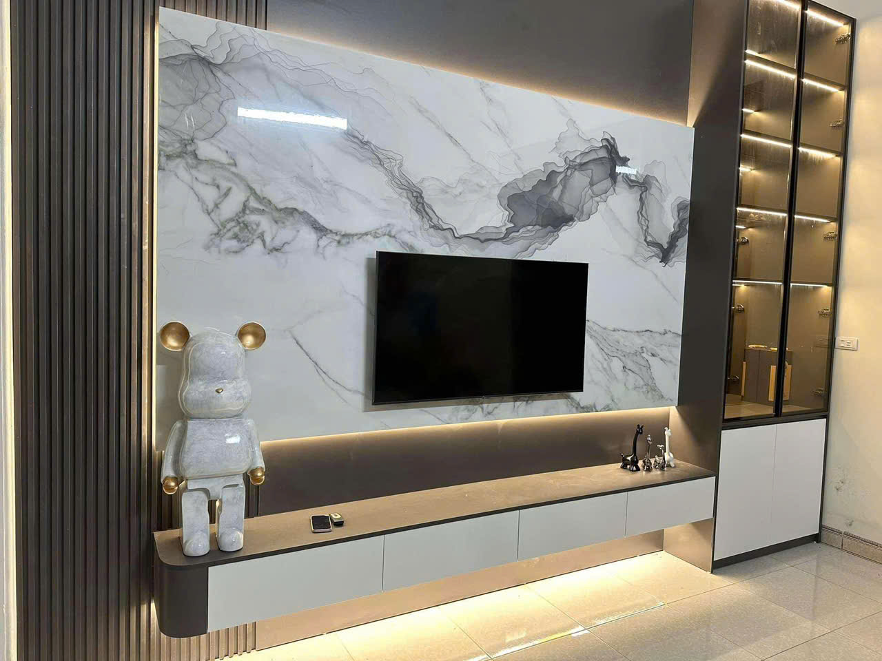 Kệ vách tivi KTV042