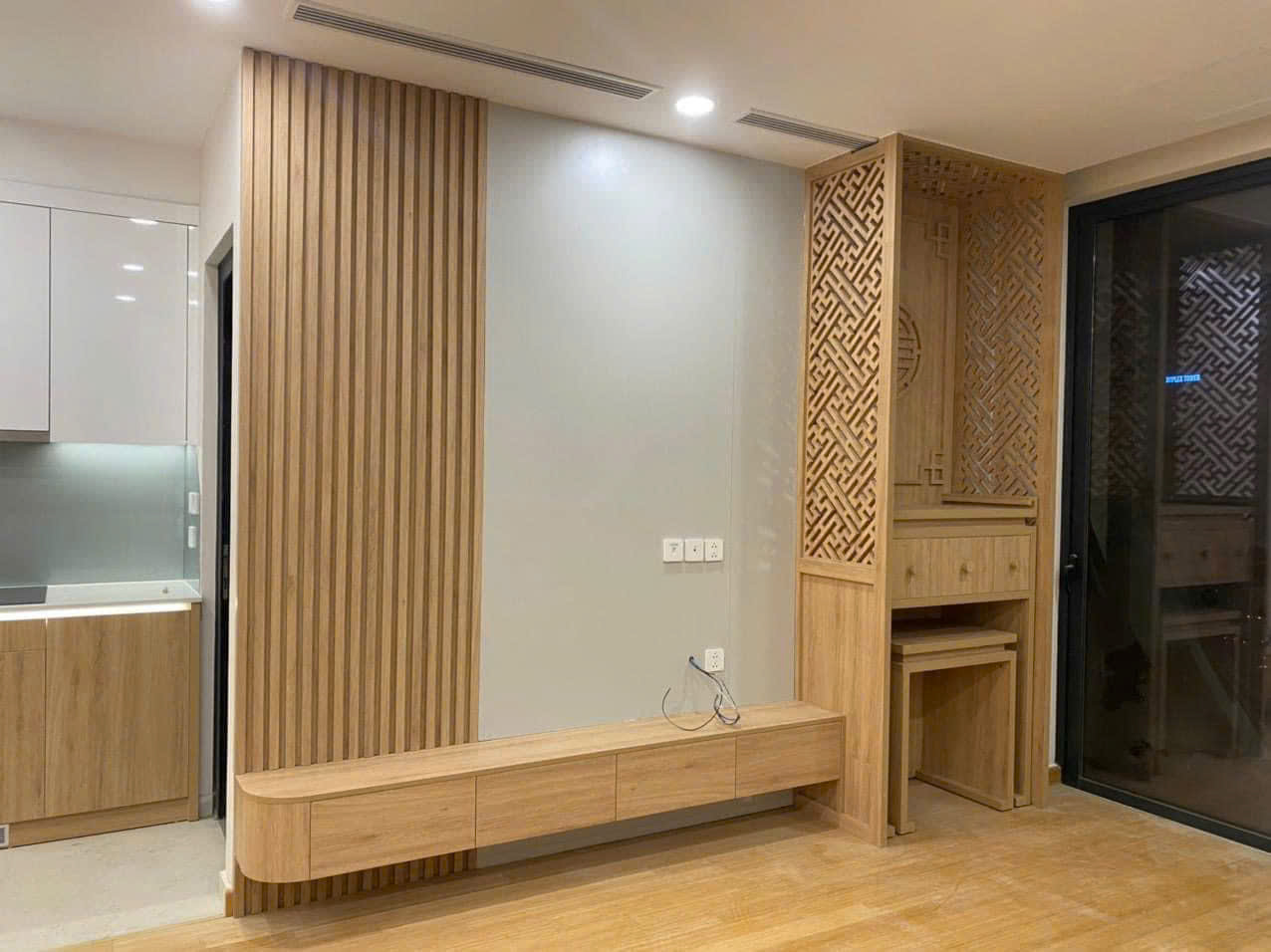 Kệ vách tivi KTV085